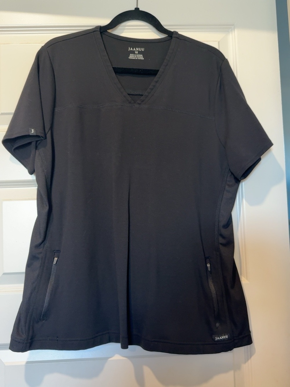 Jaanuu Women’s Black V-Neck Scrub Top 1X Zip Pockets